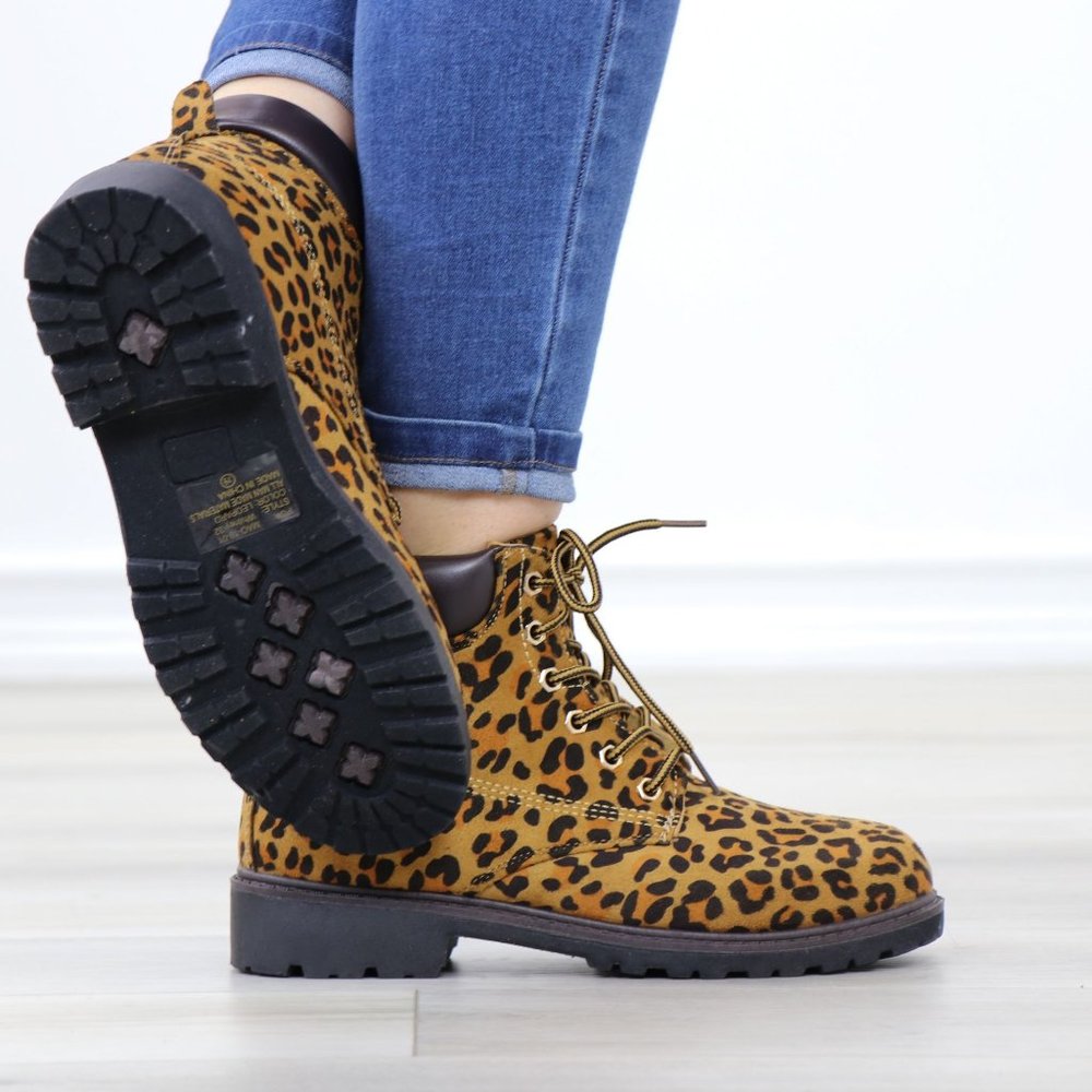 Women's Leopard Combat Lace-up Ankle Boots Low Heel Casual Short Booties - Picture 6 of 12